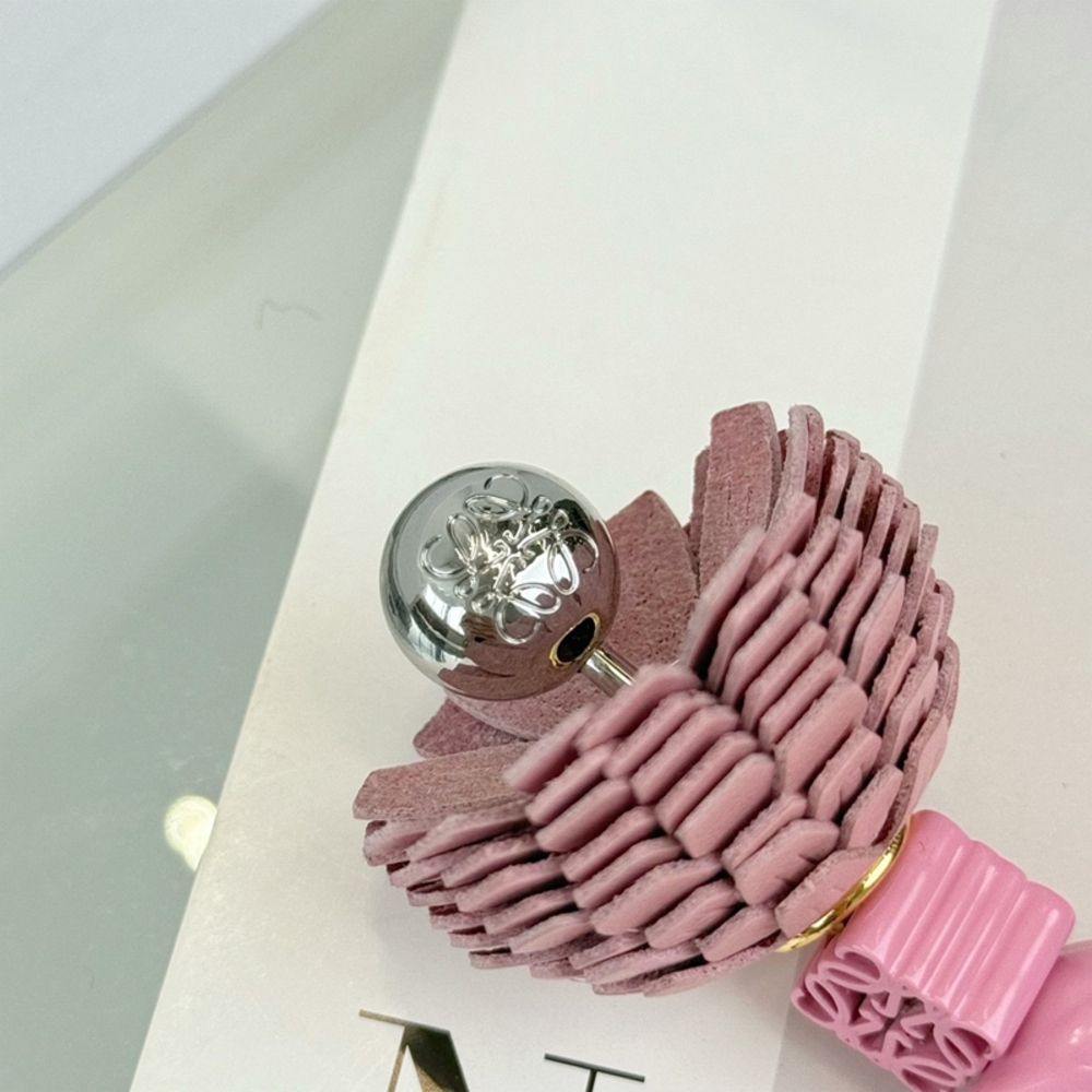 Loewe Charm - Picture 5 of 5